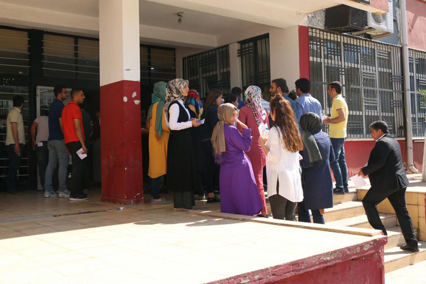 Şanlıurfa’da KPSS heyecanı Şanlıurfa’da KPSS heyecanı